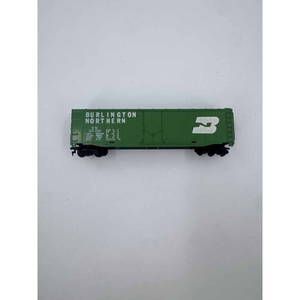 TYCO HO Scale 50' Burlington Northern BN 100024 Plug Door Box Car
